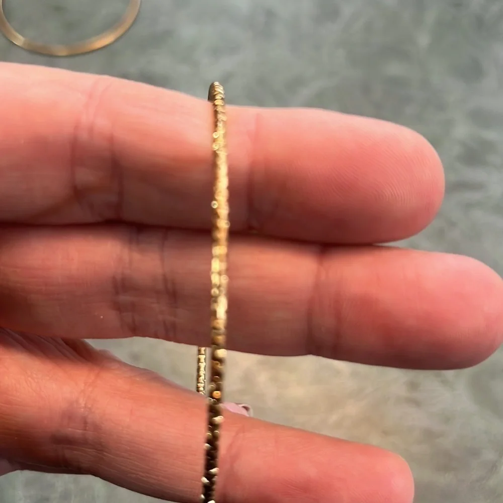 Vintage brass coloured bracelets - Picture 11 of 12